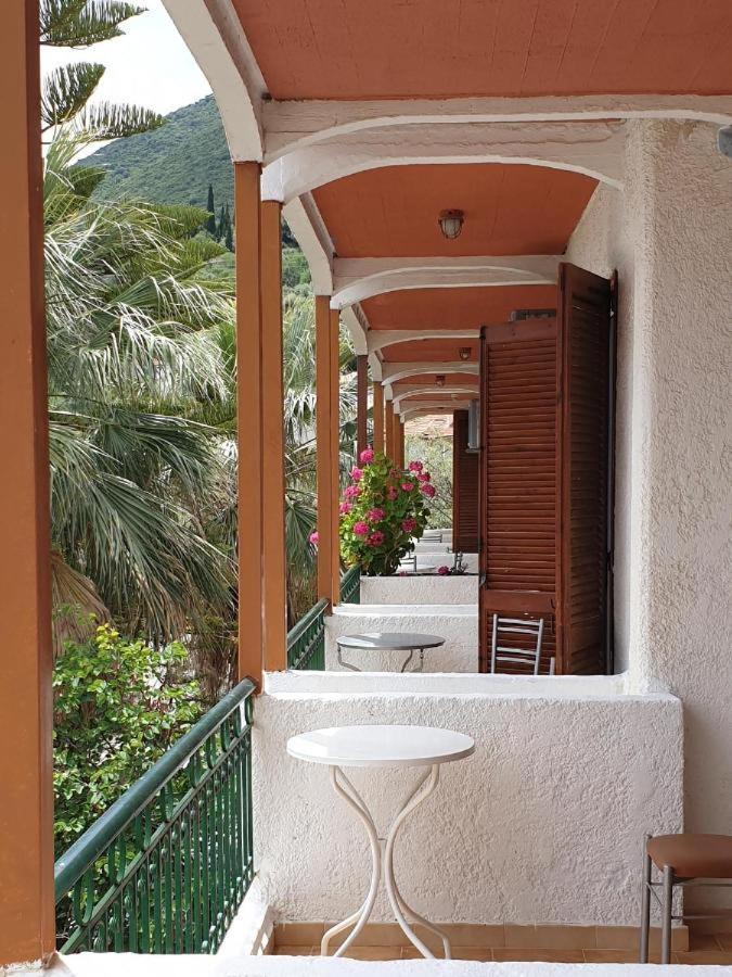 Alexandros B Hotel Nikiana Esterno foto
