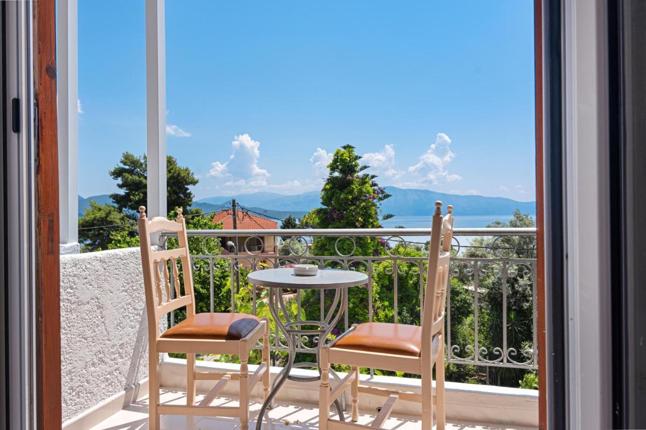 Alexandros B Hotel Nikiana Esterno foto