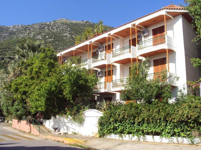 Alexandros B Hotel Nikiana Esterno foto
